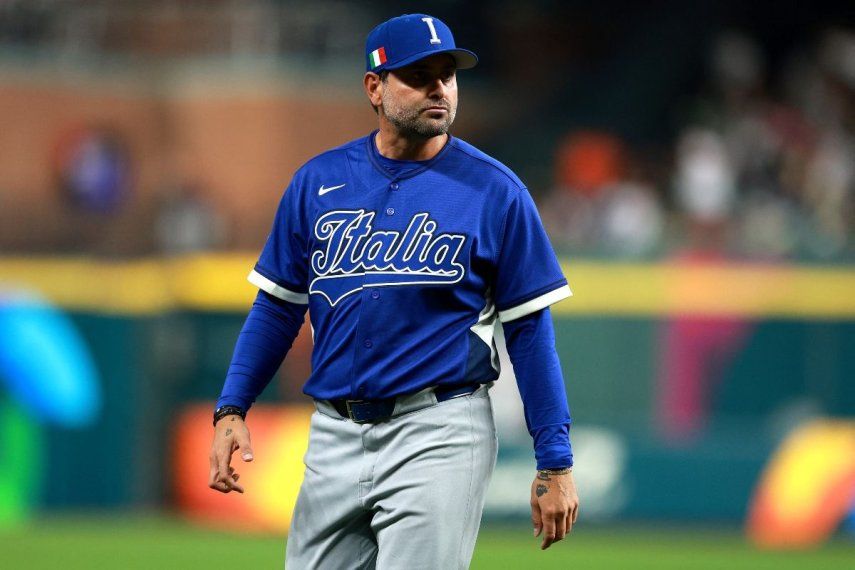 El venezolano Francisco Cervelli, mánager de Italia, durante un encuentro del Clásico Mundial de Béisbol, el 11 de marzo de 2026.