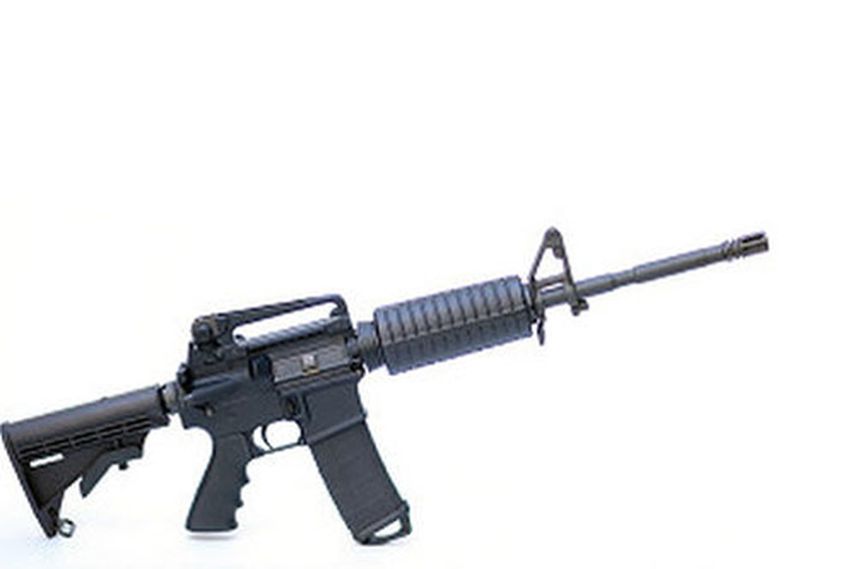 El fusil AR-15 es el arma que los atacantes han preferido usar en Estados Unidos. (Foto Archivo)