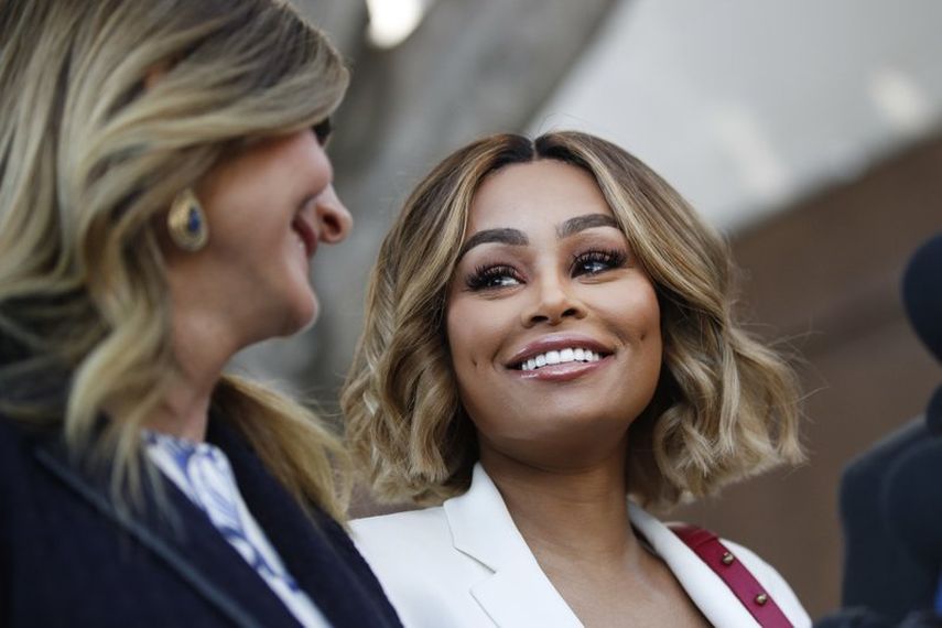 Blac Chyna y la abogada Lisa Bloom el 10 de julio de 2017, en Los Angeles.&nbsp;