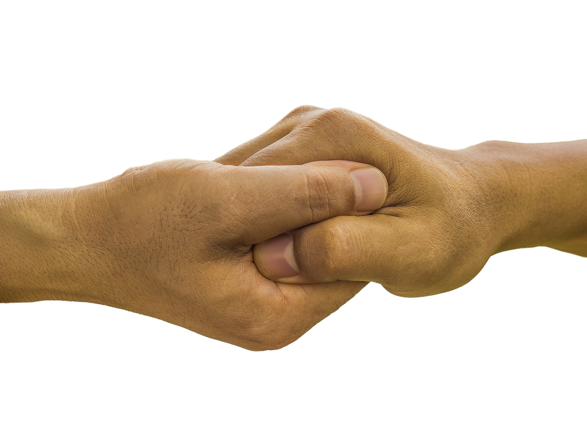 Hay que hablar con ellos y explicarles —en la medida de lo posible y de su entendimiento—, los motivos por los cuales las cosas son así; pero hacerles entender que es posible cambiar la situación si ellos y muchos más se animan a ayudar.