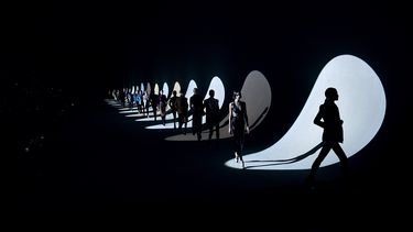 Foto del 25 de febrero, desfile de Yves Saint Laurent, realizado en el Trocadero, Par&iacute;s.&nbsp;