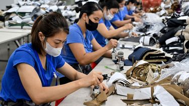 Empleados en una industria textil en la provincia de Thai Nguyen, Vietnam.&nbsp; 
