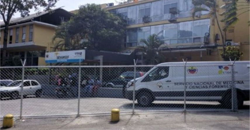 Fachada de la Morgue de Bello Monte a partir de este martes con rejas de alambre que limitan en acceso (TWITTER/  ‏@ismaelmoli ) 