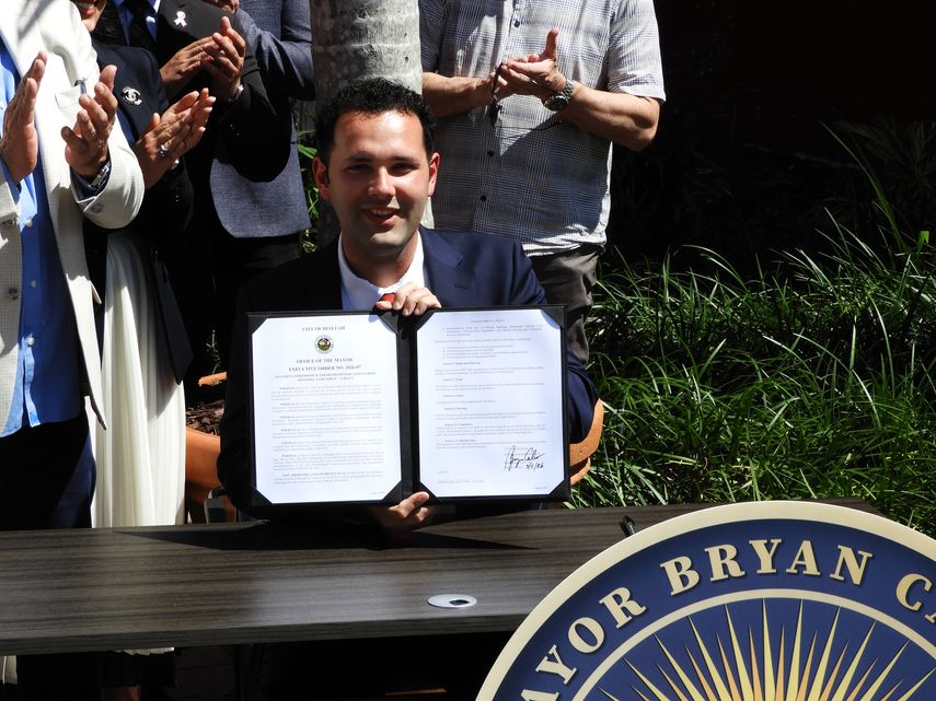 Alcalde Bryan Calvo, crea la task force sobre los condominios en Hialeah.