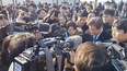 Momentos antes de que fuera atacado el líder de la oposición de Corea del Sur, Lee Jae Myung.&nbsp;
