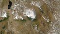 Esta foto de satélite tomada por la NASA el lunes, 12 de octubre del 2020, muestra el monte Kilimanjaro, en Tanzania. Unos 500 voluntarios han estado tratando de extinguir un incendio en el Kilimanjaro, la montaña más alta de África, cuyas llamas pueden ser vistas a kilómetros de distancia, dijeron el martes las autoridades. Esta foto de satélite tomada por la NASA el lunes, 12 de octubre del 2020, muestra el monte Kilimanjaro, en Tanzania. Unos 500 voluntarios han estado tratando de extinguir un incendio en el Kilimanjaro, la montaña más alta de África, cuyas llamas pueden ser vistas a kilómetros de distancia, dijeron el martes las autoridades.