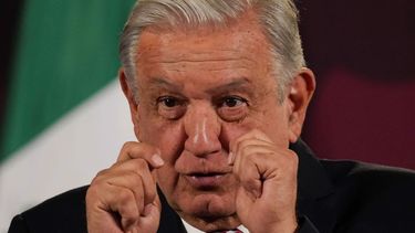 El presidente mexicano Andrés Manuel López Obrador en su conferencia diaria matutina en el Palacio Nacional en Ciudad de México, el viernes 1 de marzo de 2024. La Cancillería de Ecuador declaró a la embajadora de México persona no grata tras unas declaraciones de López Obrador sobre las últimas elecciones presidenciales ecuatorianas. 