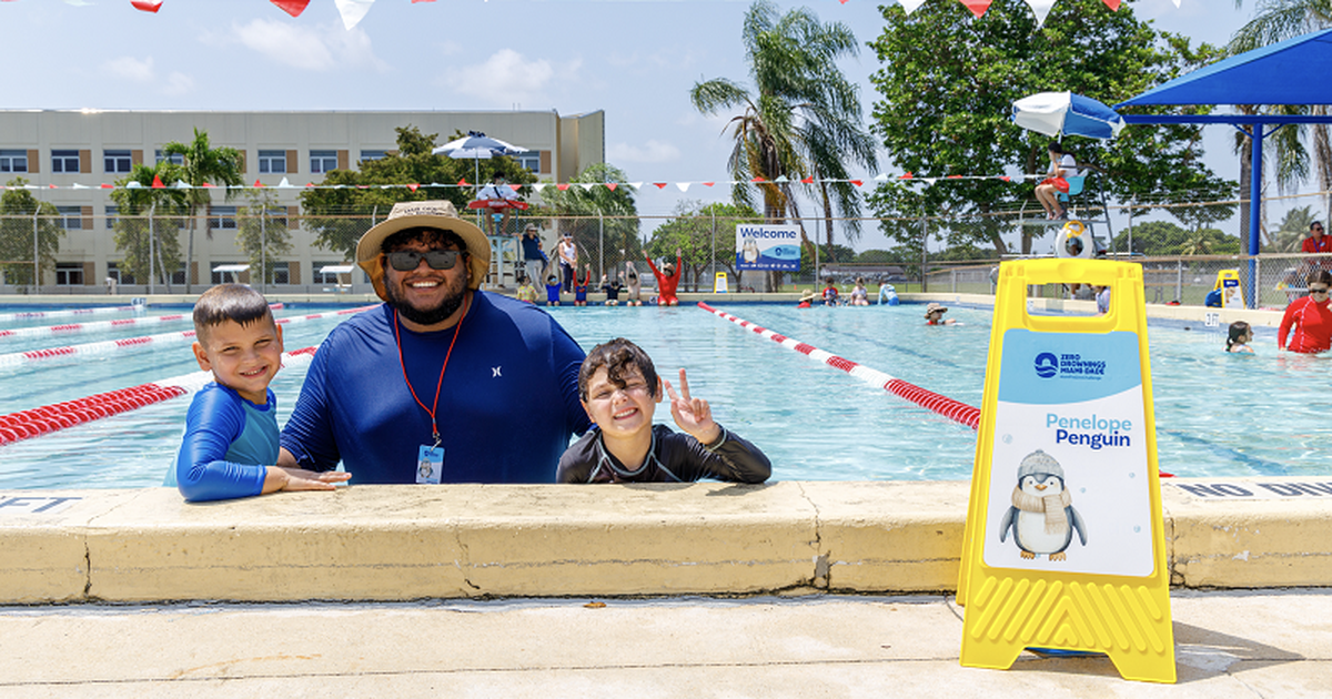 Miami-Dade anuncia programa gratuito de natación para prevenir ahogamiento infantil
