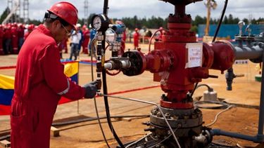 Venezuela es uno de los principales países exportadores de crudo y ha  experimentado una caída de los precios del hidrocarburo que comenzó en  septiembre de 2014.