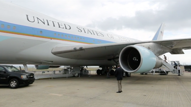 una muestra expone los rincones del air force one, el avion presidencial de eeuu