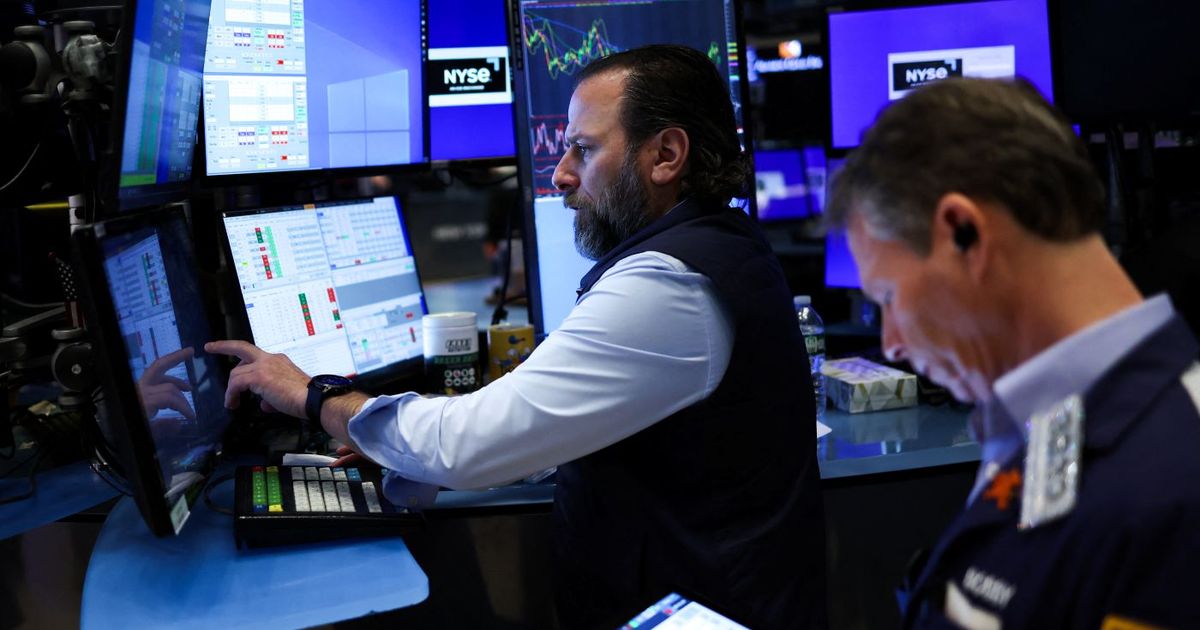 Wall Street en rojo por cautela sobre reajustes económicos del gobierno de Trump