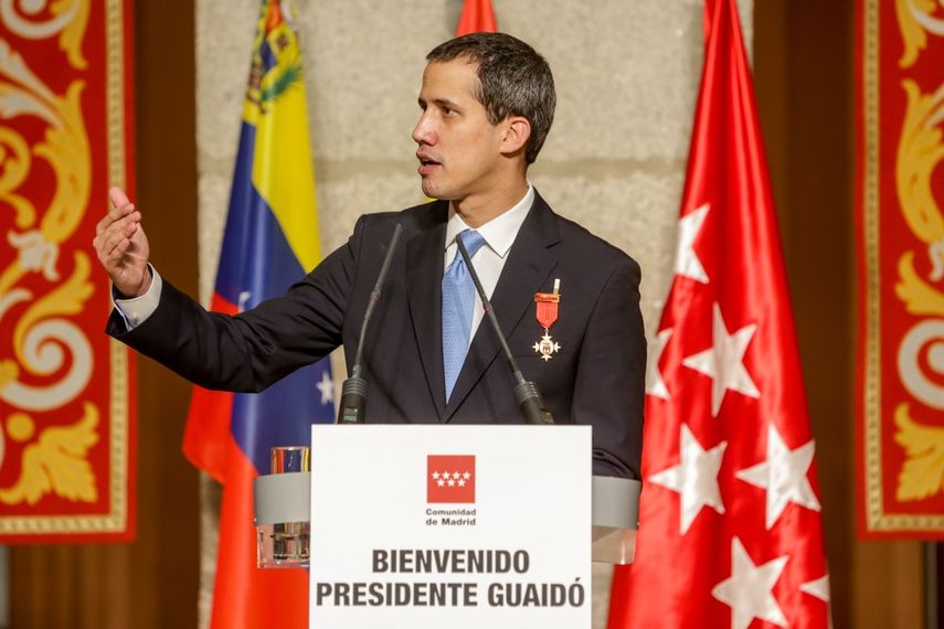 El presidente encargado de Venezuela, Juan Guaid&oacute;, en el acto de la Comunidad de Madrid donde recibe la Medalla Internacional de la Comunidad de Madrid, en Madrid a 25 de enero de 2020.
