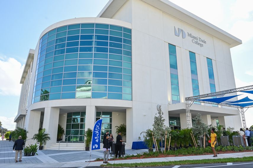 Miami Dade College Inaugura Centro De éxito Estudiantil En Homestead