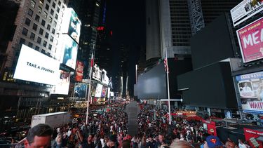 Pantallas apagadas en Times Square durante un corte de electricidad, el sábado 13 de julio de 2019 en Nueva York.&nbsp;
