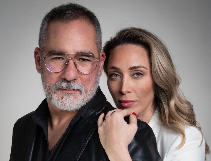 Paola Serrano y Samuel Guzmán, creadores del podcast Salida de Emergencia.