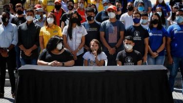 Una encuesta reflejó que los problemas económicos y sociales son los que más afectan a los jóvenes venezolanos.