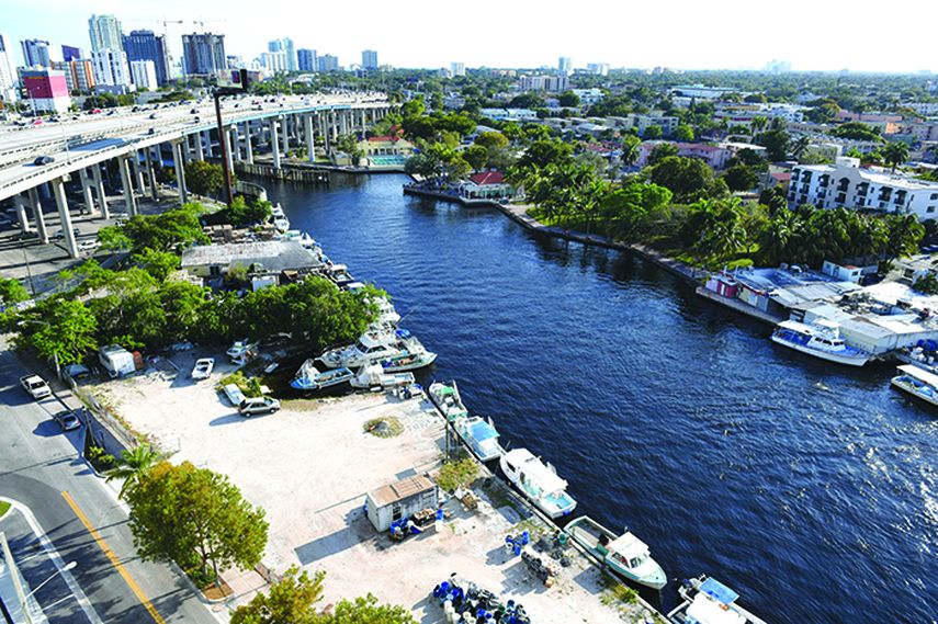 Vista panorámica del río Miami y la zona donde se podría construír el complejo de esparcimiento. (ÁLVARO MATA)