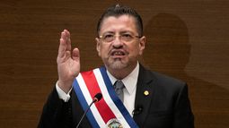El economista y exministro de finanzas Rodrigo Chaves asumió como presidente de Costa Rica por un mandato de cuatro años centrado en revitalizar uno de los países latinoamericanos. Las economías más estables de Estados Unidos.