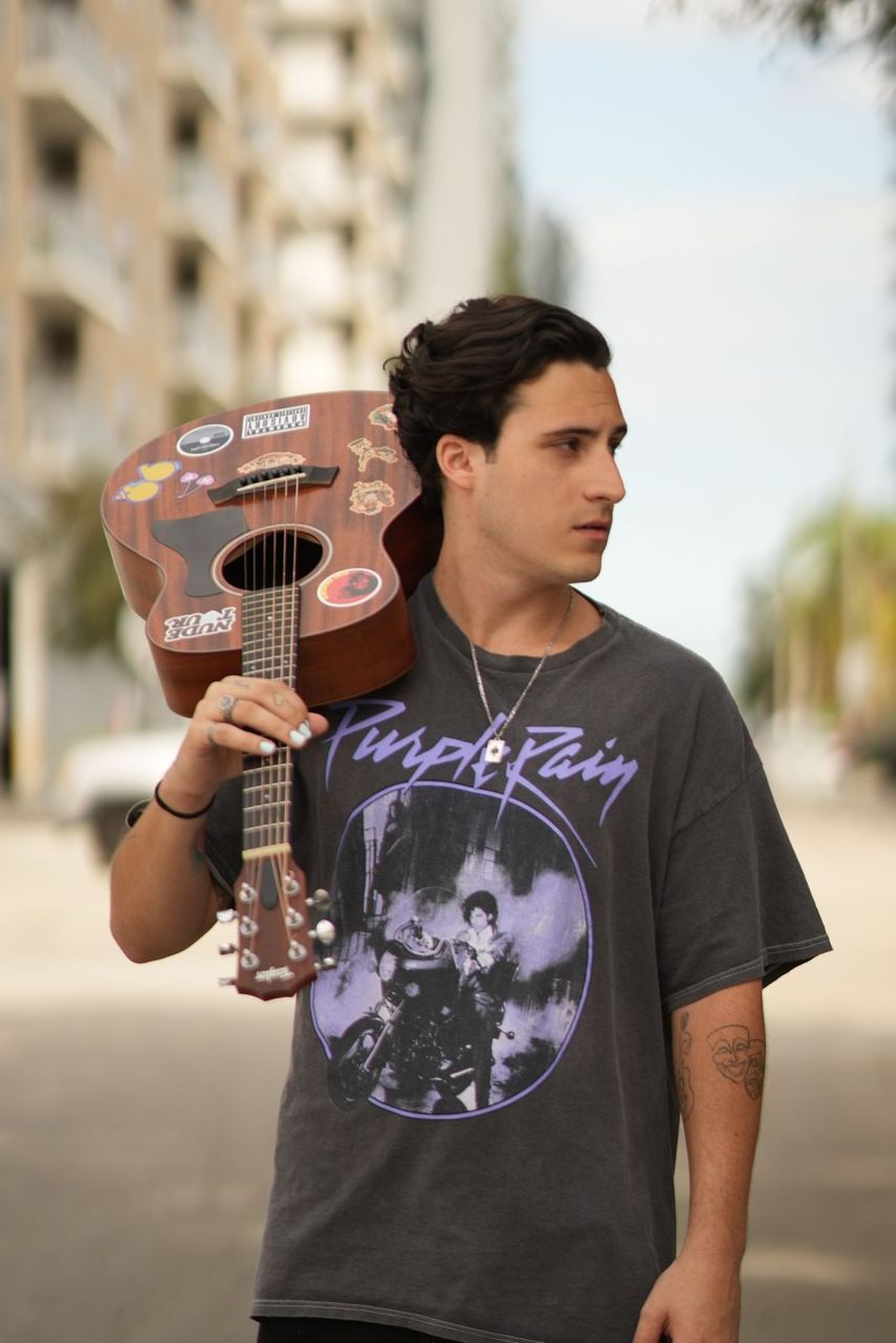 El artista venezolano Juan Manuel Romero Sosa, conocido como JayM.