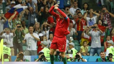 cristiano ronaldo, elegido el hombre del partido con tres goles