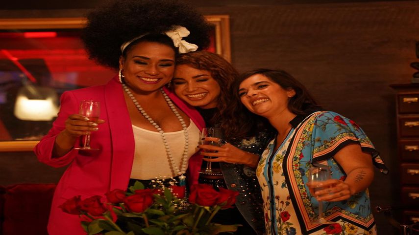 Aymée Nuviola une su voz con las cantantes Paula Arenas y Majida Issa.